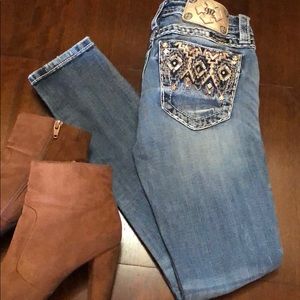 Size 26 signature skinny Miss Me Jeans